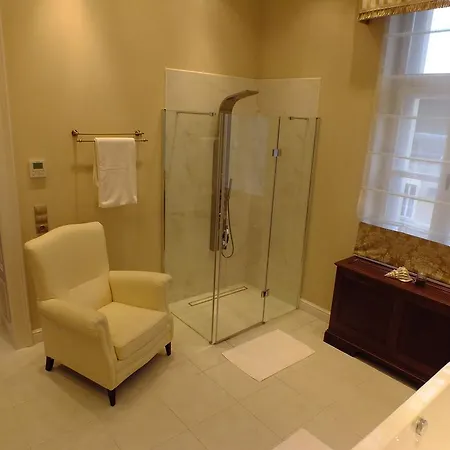 Thanhoffer בית הארחה שיופוק